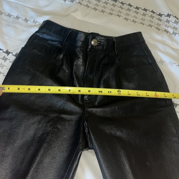 Women’s Newport News Easy Style Black 100% Genuine Leather Pants Size 6 - Picture 7 of 8